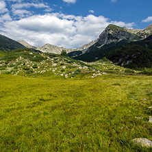 Trails from Kamenitsa (Begovitsa) hut to Tevno Lake, Pirin Mountain